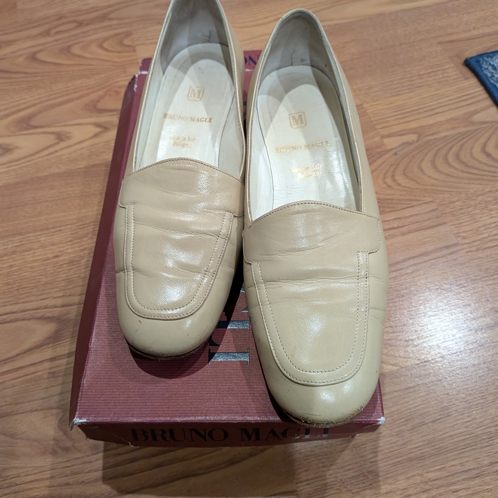 Bruno Magli Capretto Beige Leather Flats for Business Casual